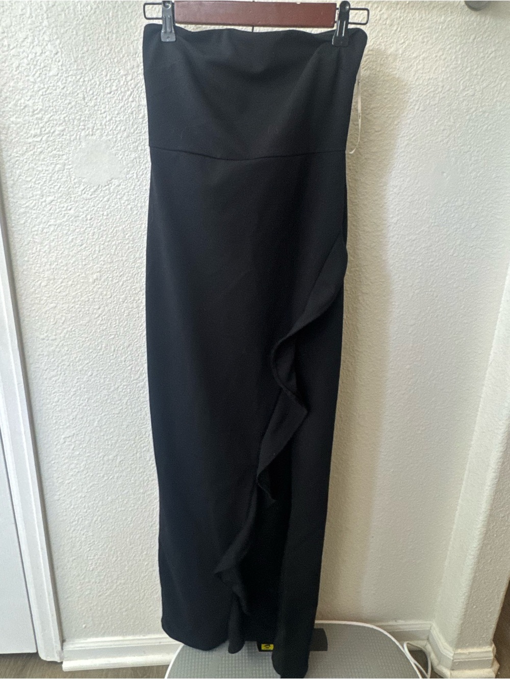 Lulu's Black Strapless Ruffled Maxi Dress